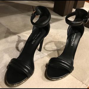 Kennth Cole New York ankle Heels